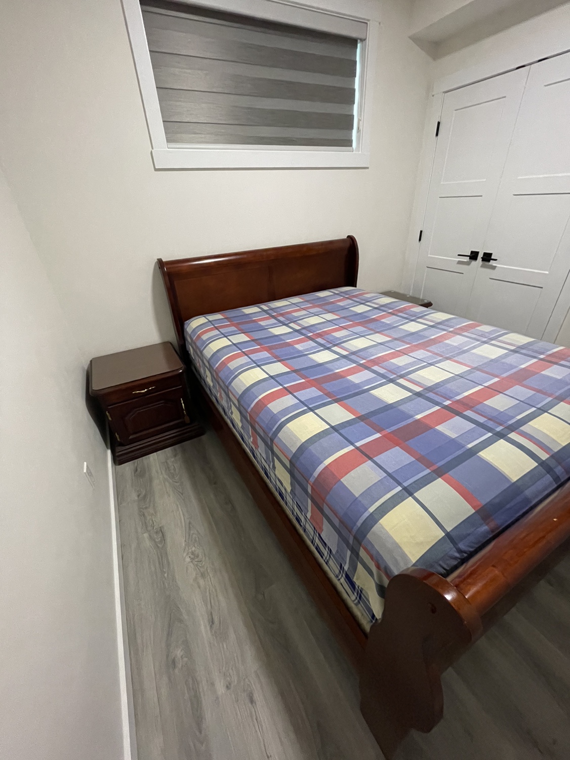 Queen Size Bed Frame with 2 Nightstands - photo 3