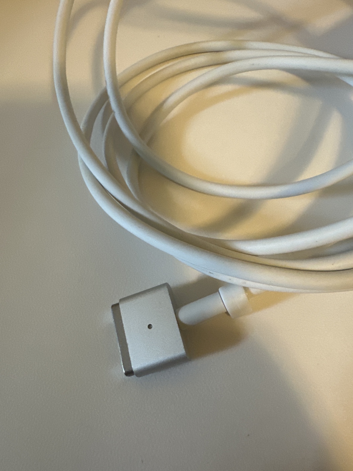 Macbook Magsafe Charger, 60W T-Tip - photo 2
