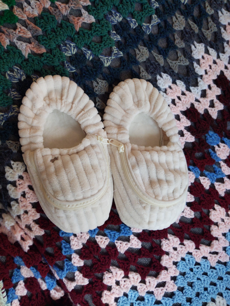 Magic Bag Spa Slippers Lavender image indicator(2)