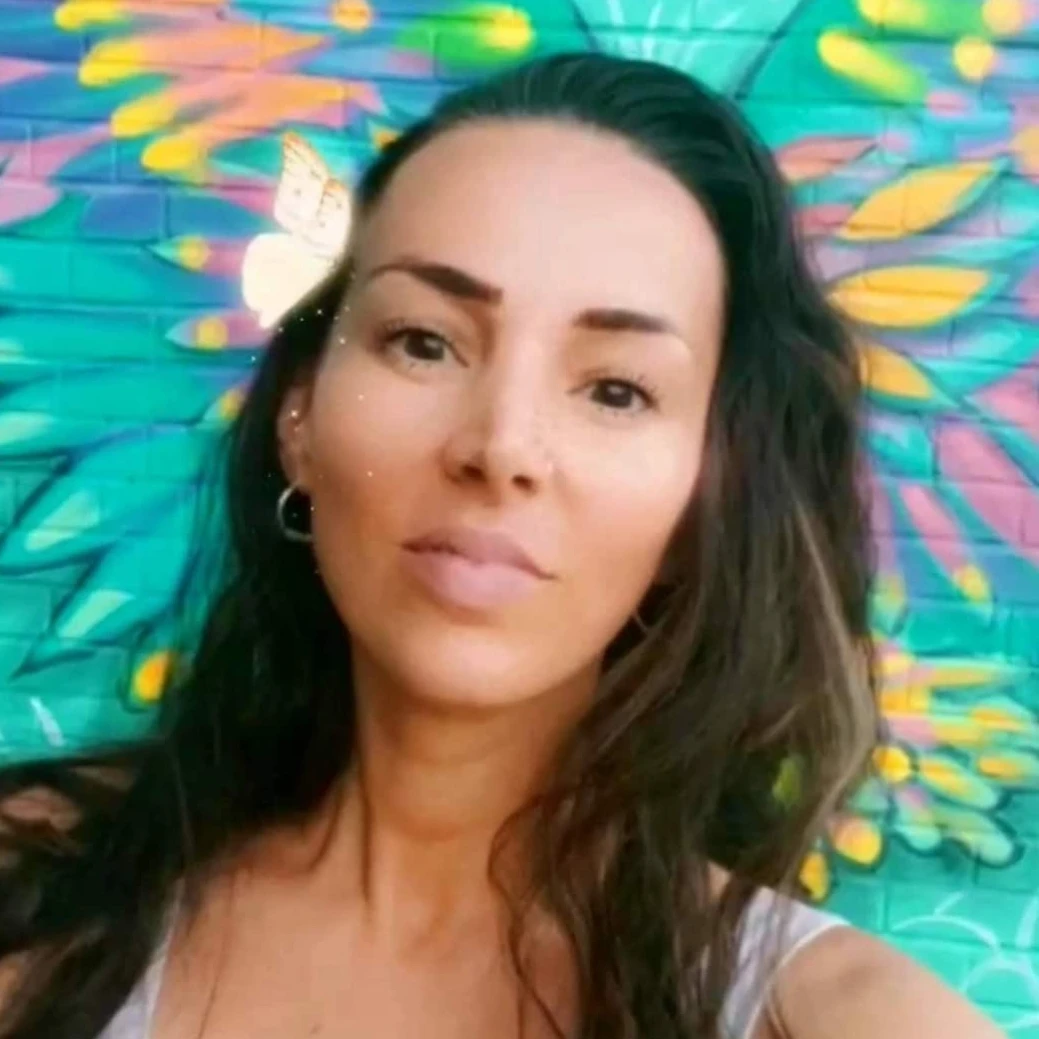 Daniela profile