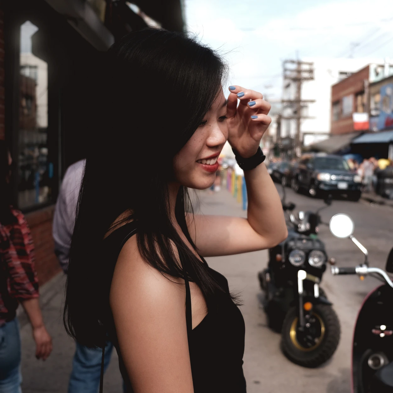 Lori profile