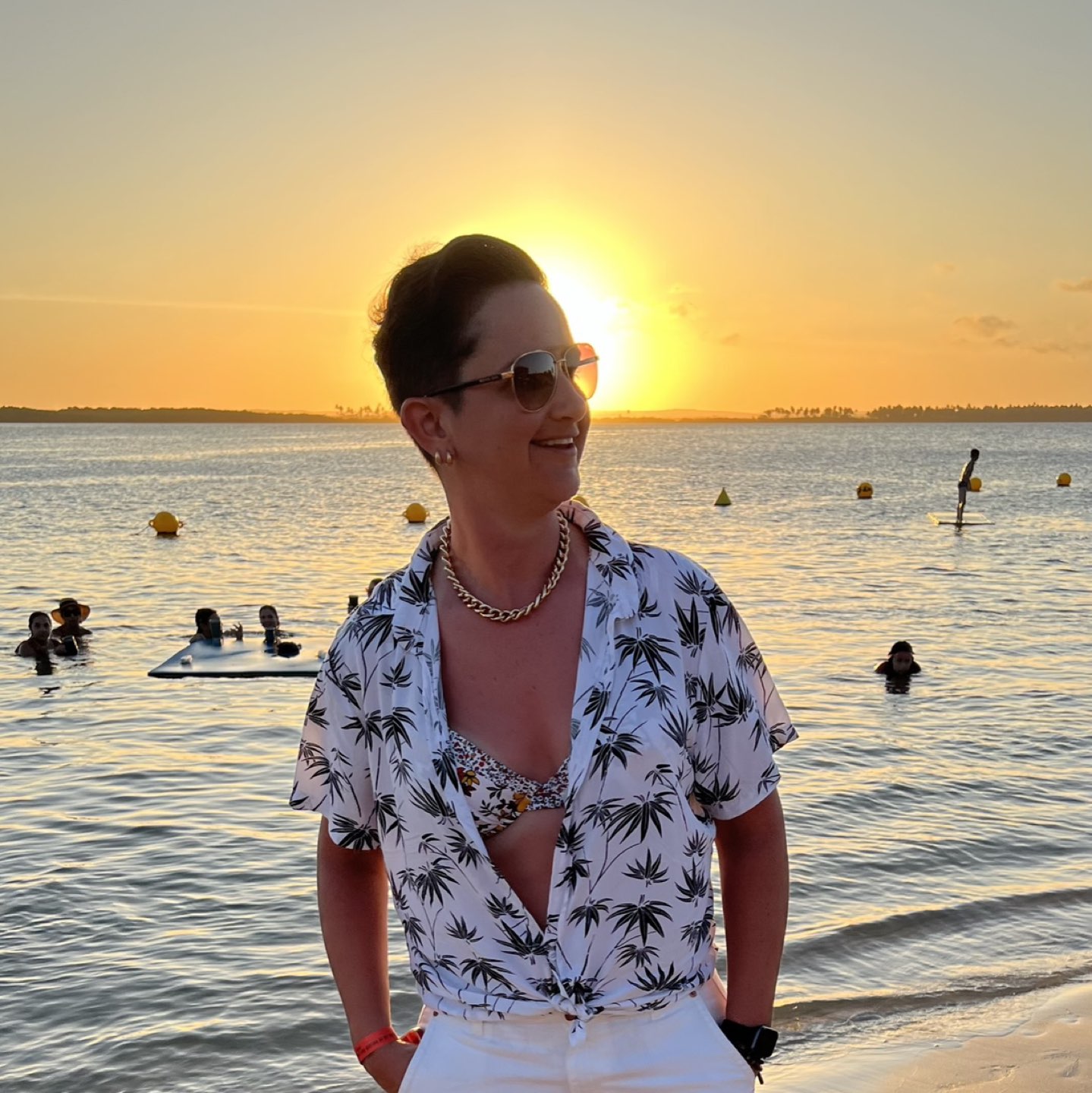 Caroline Gomes profile