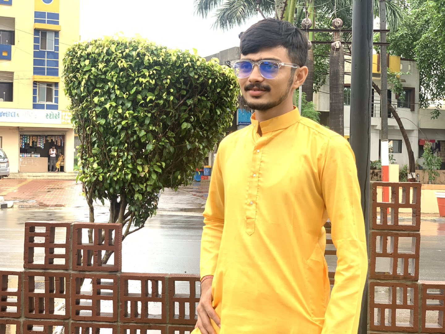 Dhruvin