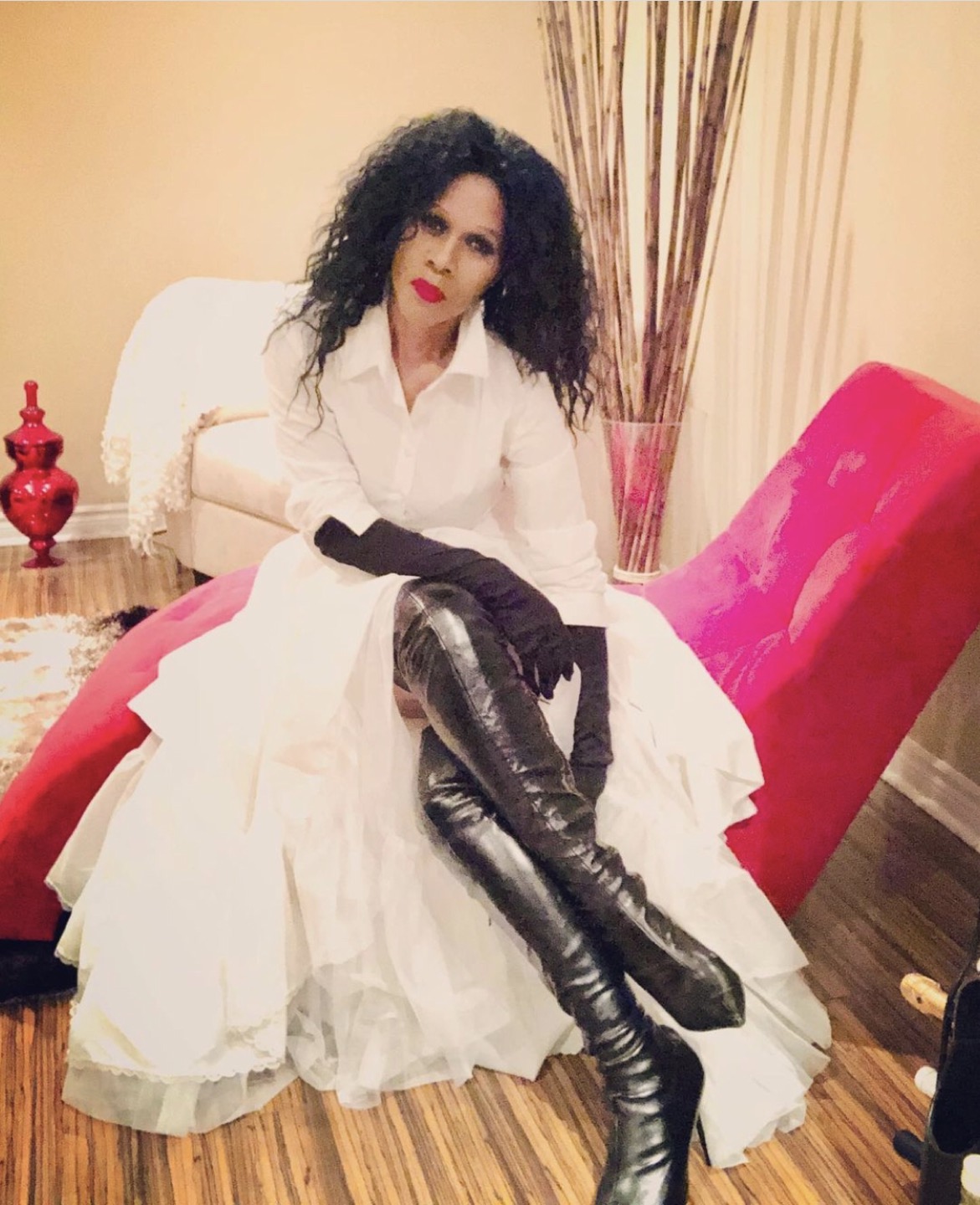 Dionne Warren profile