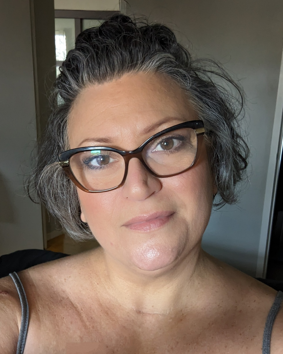 Mary Lena Mirandola profile