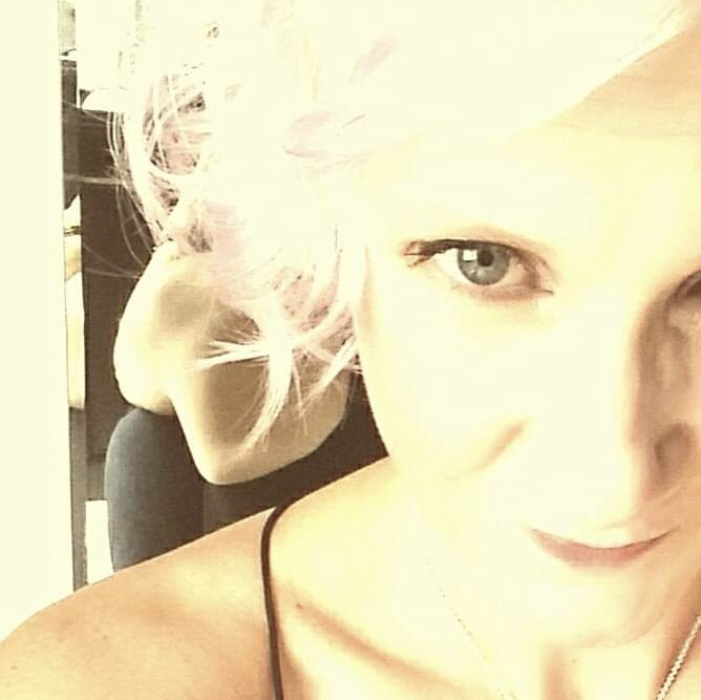 Tania L profile