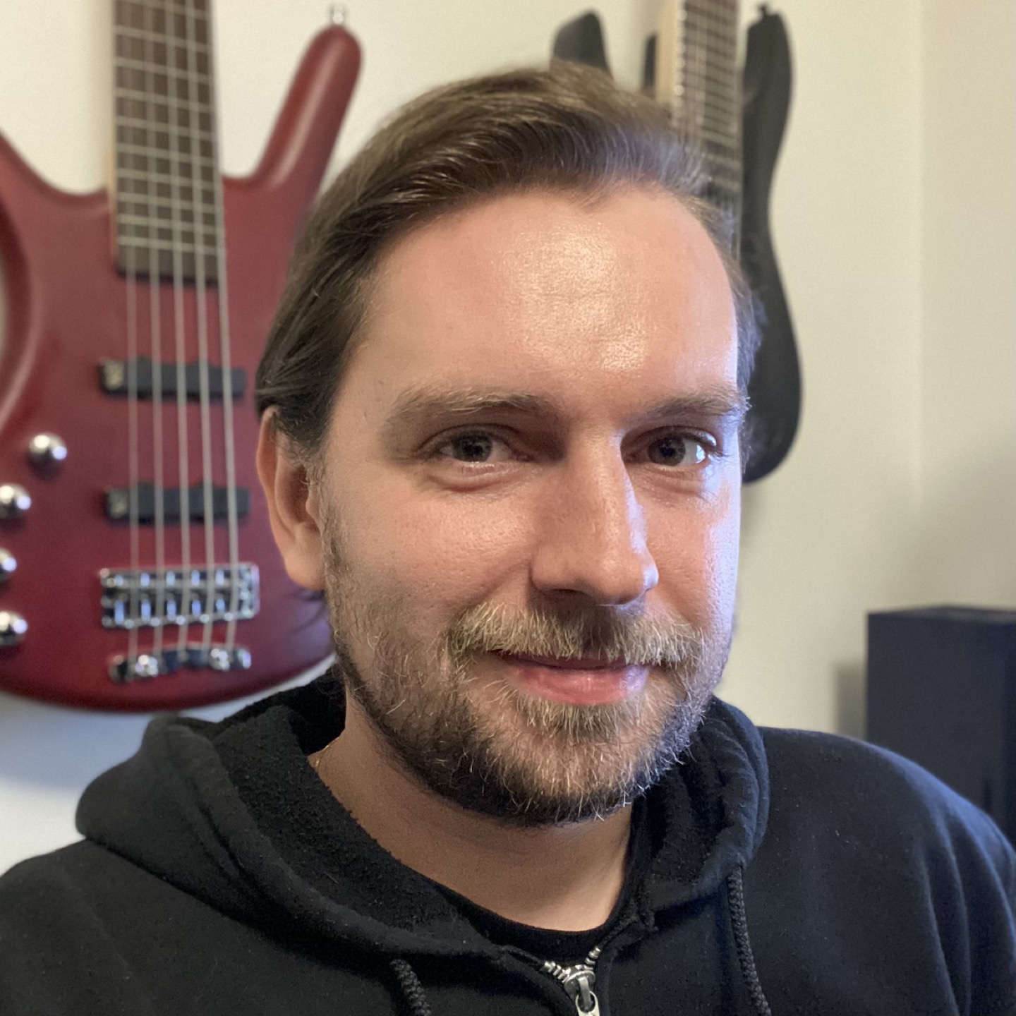 Tom profile