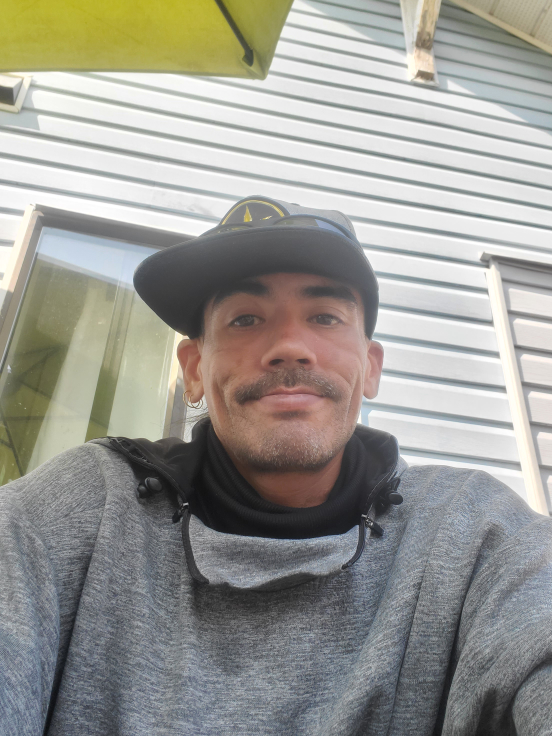 Aaron Robert profile