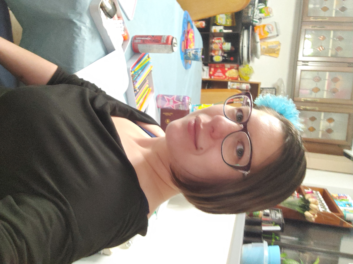 Gweneveer Blomly profile