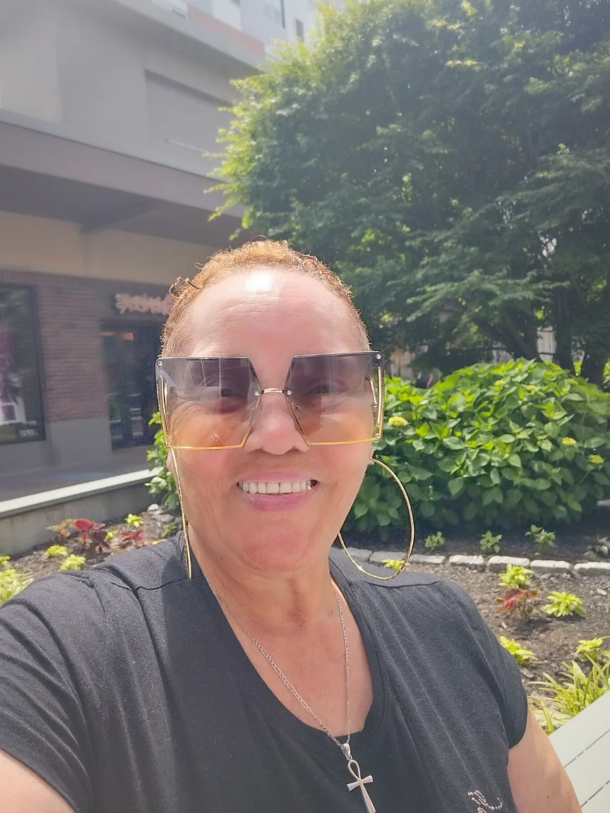 sandra davis profile