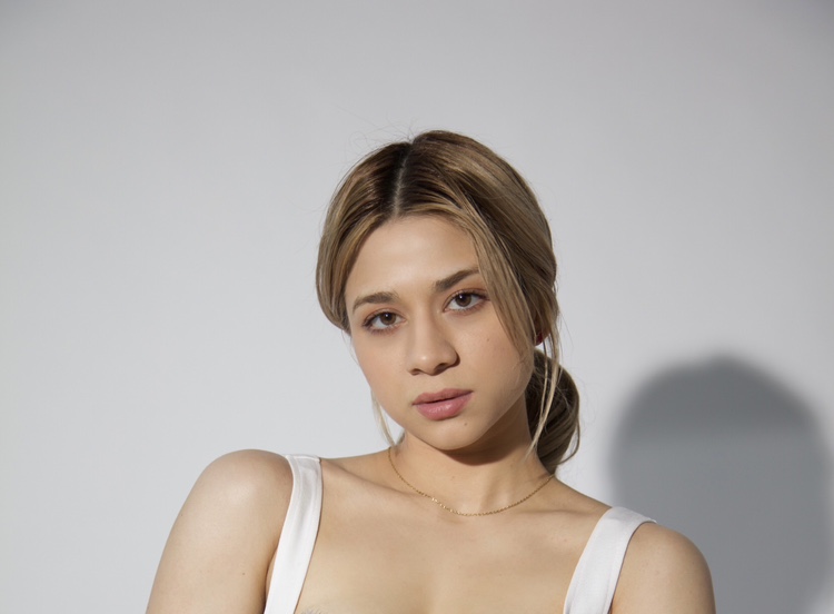 Mia profile
